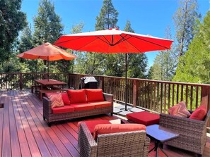 Outdoor dining - Papi`s Den (Twain Harte)