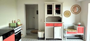 Refrigerador, horno, parrilla de estufa y lavavajillas 