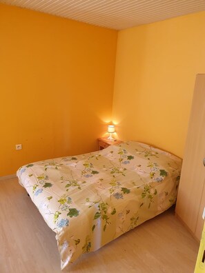 3 bedrooms, WiFi, bed sheets - Country house - Ideal for a team of workers (Nérac)