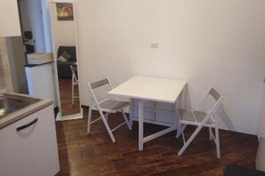 Dining - Home Colors Apartment (Genova)