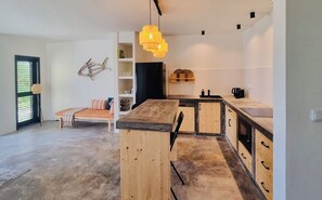 Fridge, microwave, oven, stovetop - Nautico Breeze Bonaire, charming 1-bedroom city-apartment in Kralendijk (Kralendijk)