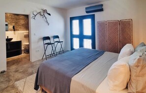1 bedroom, free WiFi, bed sheets - Nautico Breeze Bonaire, charming 1-bedroom city-apartment in Kralendijk (Kralendijk)