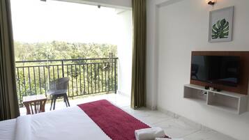 Habitación doble superior, balcón, vistas al lago | Balcón