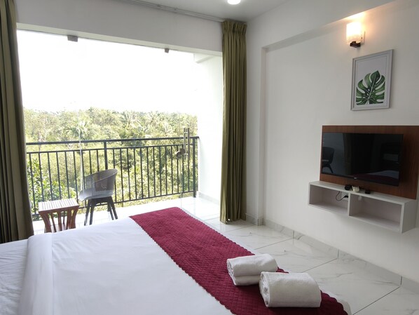 スーペリア ダブルルーム バルコニー レイクビュー | バルコニー