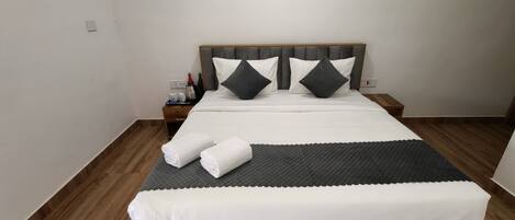 Desk, iron/ironing board, free WiFi