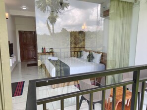 โต๊ะทำงาน, เตารีด/โต๊ะรีดผ้า, Wi-Fi ฟรี