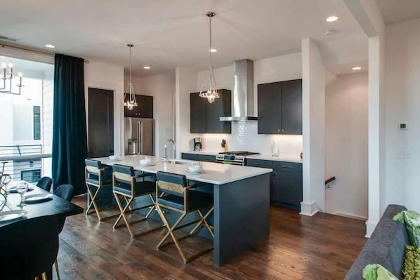 Fridge, microwave, oven, stovetop - Luxury Gulch Condo w/ Private Rooftop Deck (Nashville)