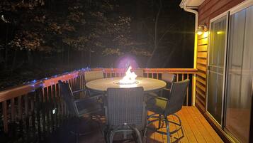 屋外ダイニングエリア