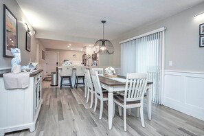 Dining - Tropical Paradise 2 bedroom, 2 bath condo with Rooftop Sundeck (Sanibel)