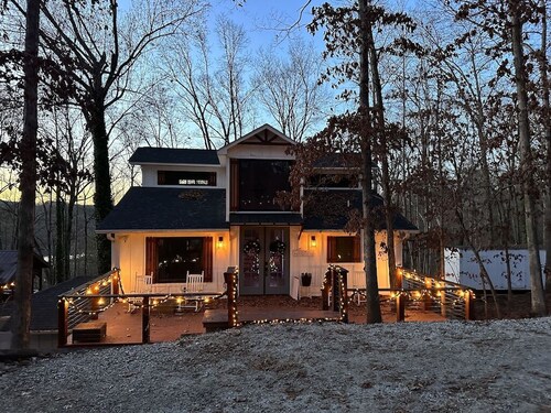 MULTIPLE Cottage stay on Saluda River Farms for up to 20+