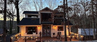 MULTIPLE Cottage stay on Saluda River Farms for up to 20+