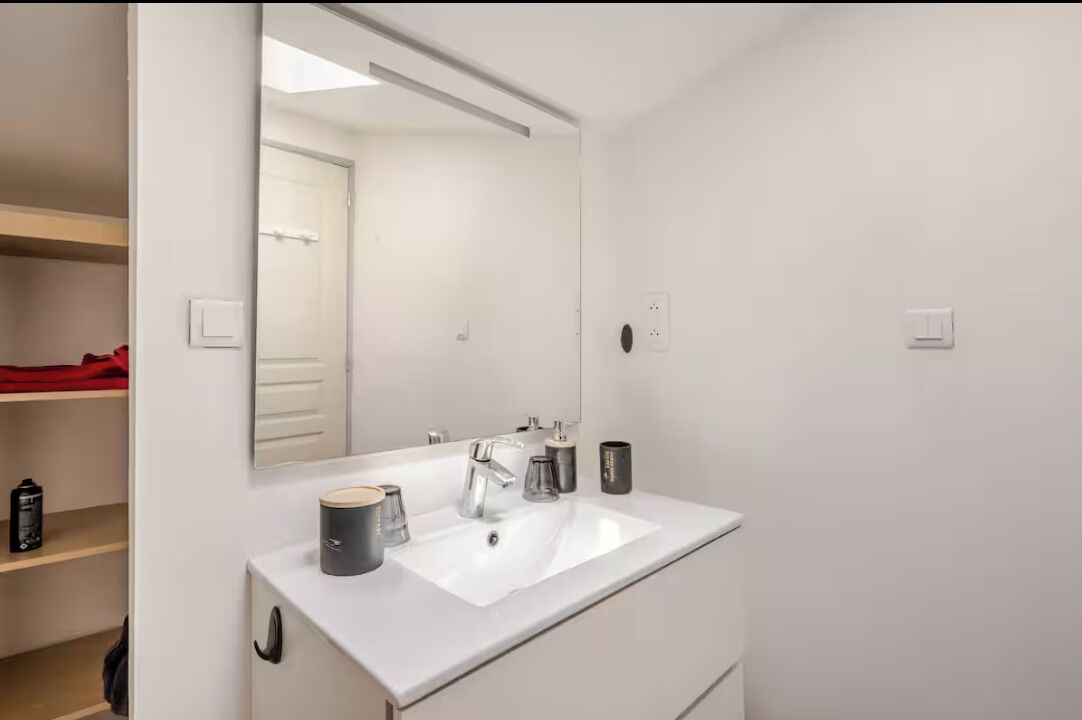 Haartrockner, Handtücher, Toilettenpapier