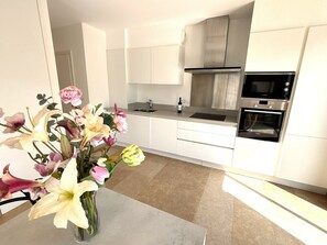 Fridge, microwave, oven, stovetop - Residence Active - luxury villa at the foot of the Ventoux with 4* rating (Malaucène)