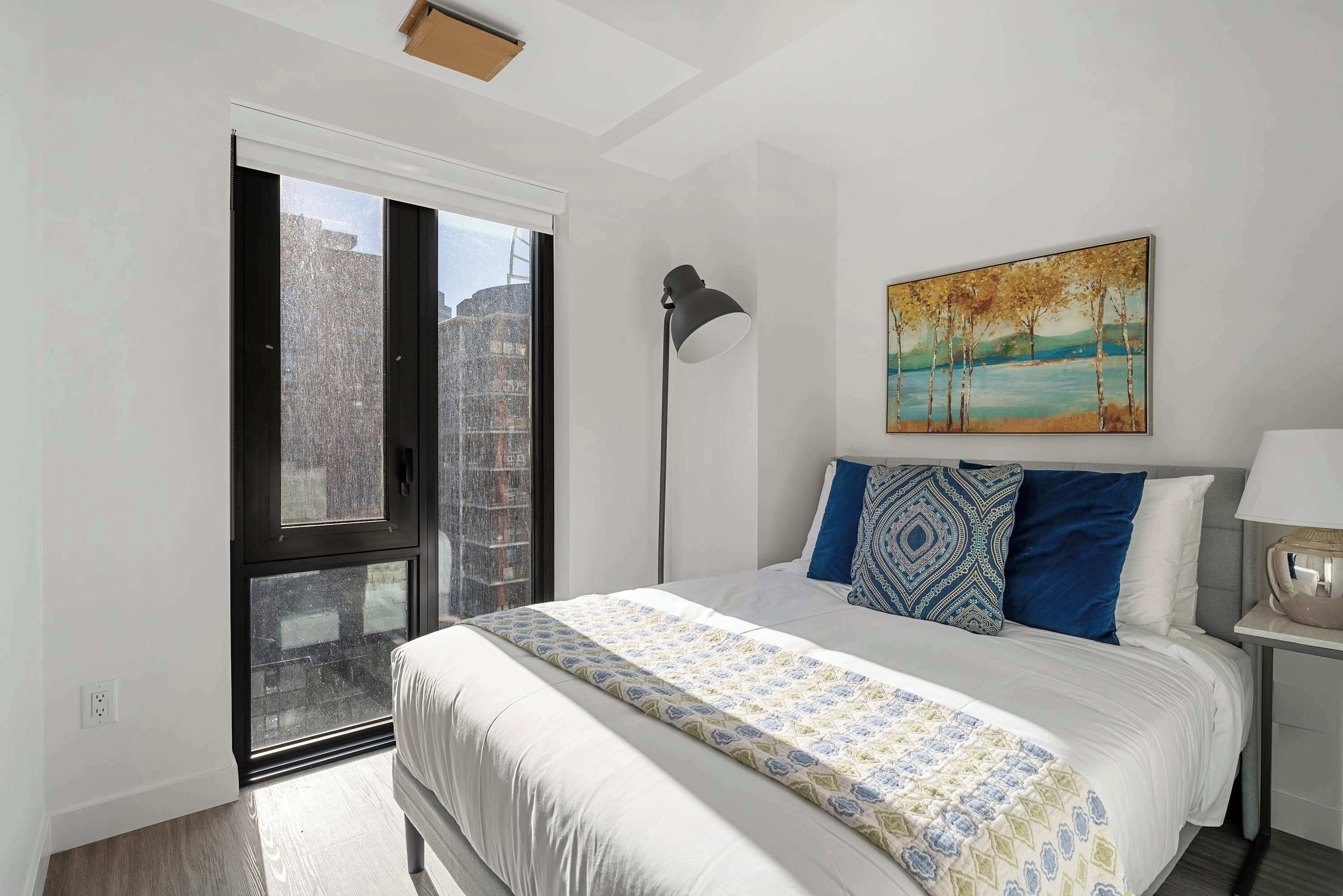 2 bedrooms, desk, iron/ironing board, WiFi