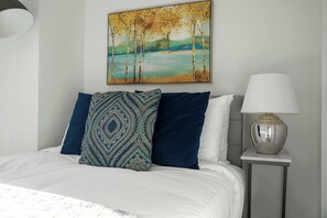 2 Schlafzimmer, Schreibtisch, Bügeleisen/Bügelbrett, WLAN