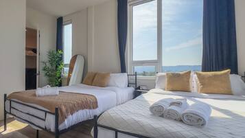 2 bedrooms, desk, iron/ironing board, Internet