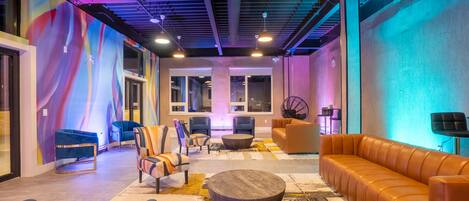 المنشأة من الداخل