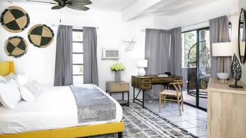 2 bedrooms, desk, iron/ironing board, WiFi