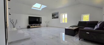 Relaxing on the banks of the marne