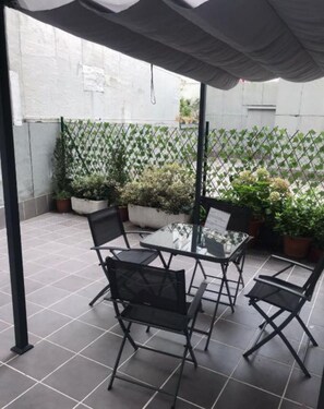 تناول الطعام بالخارج