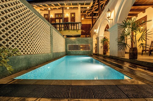 Beautiful villa with pool in charming Galle