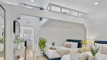 2 soverom, strykejern/-brett, reiseseng for barn og wi-fi