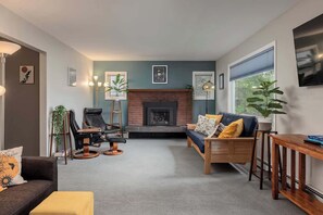 TV, fireplace, offices