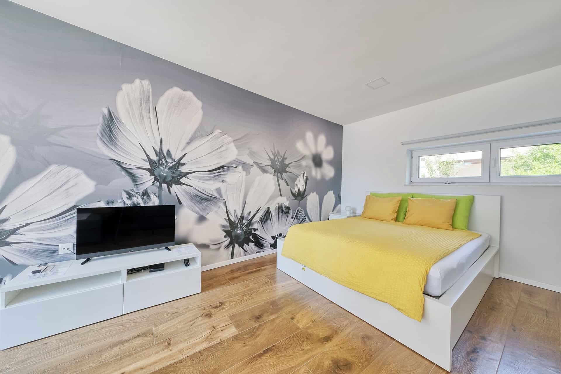 1 dormitorio, tabla de planchar con plancha, wifi y ropa de cama