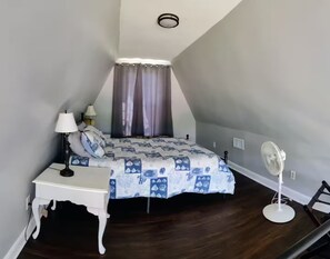 2 bedrooms, WiFi, bed sheets