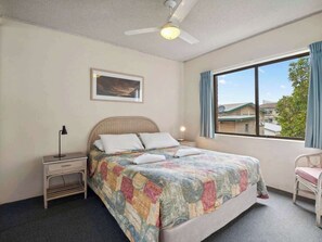 2 عدّة غرف نوم ومكواة/لوح كي وواي فاي وملاءات أسرّة