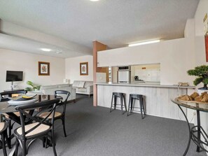 تناول الطعام