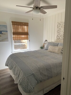 3 habitaciones, tabla de planchar con plancha, wifi y ropa de cama 
