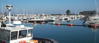Lovely little gîte for 2, close to the sea in the Cotentin region.