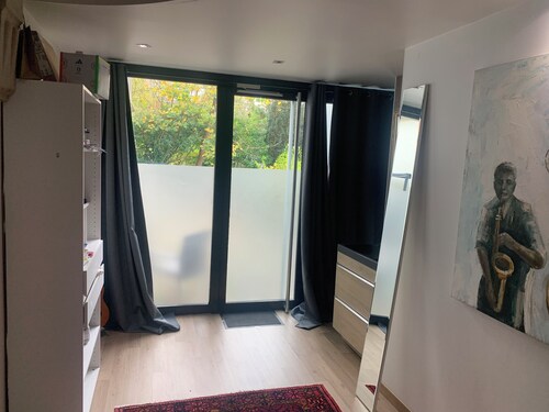 Very quiet F1 with sleeping alcove