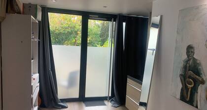 Very quiet F1 with sleeping alcove