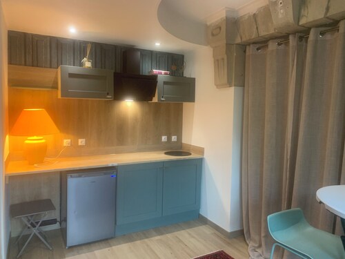 Very quiet F1 with sleeping alcove