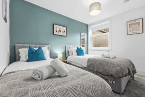 3 habitaciones, tabla de planchar con plancha y wifi gratis 