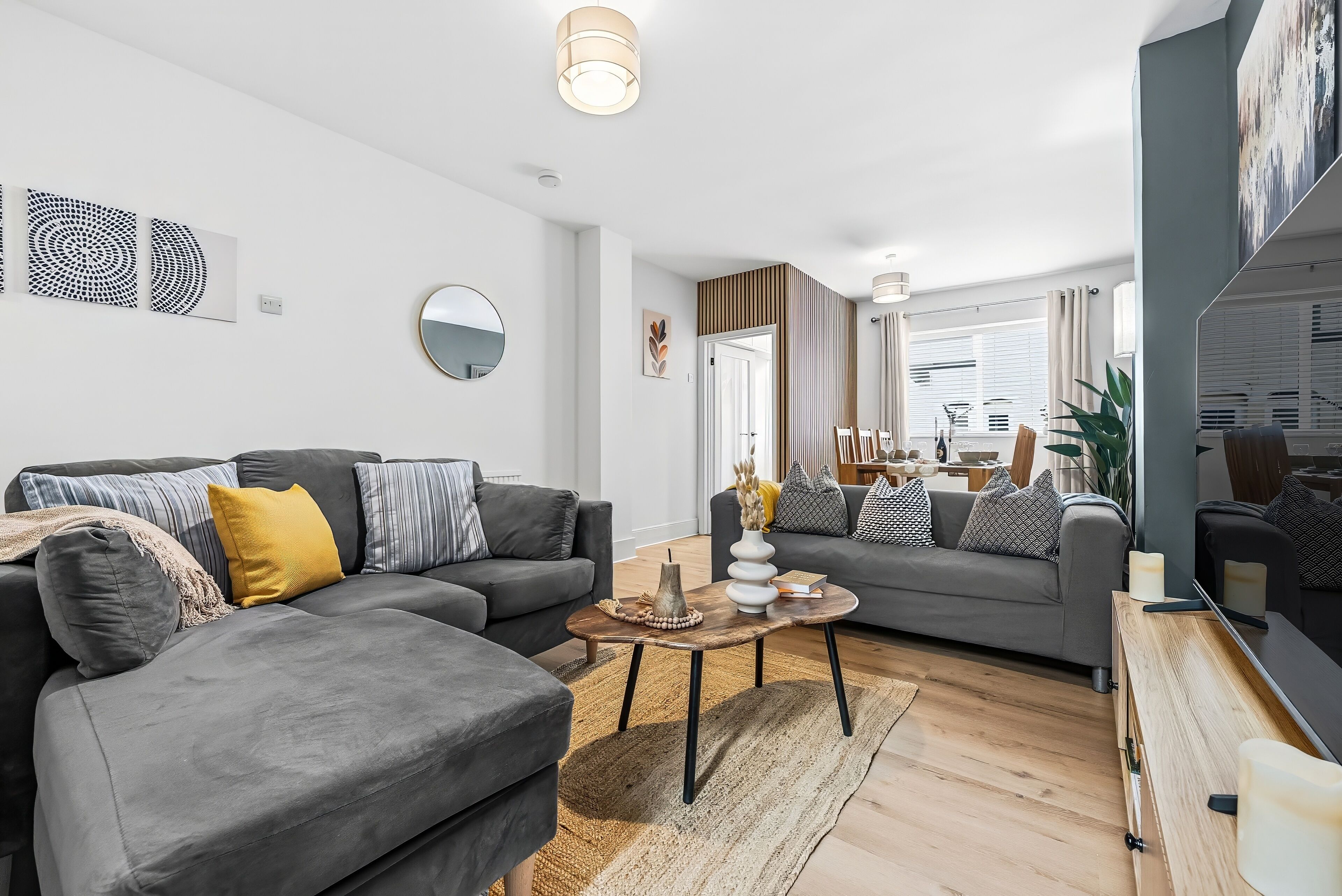 Fernseher, Bücher, Videothek, Stereoanlage