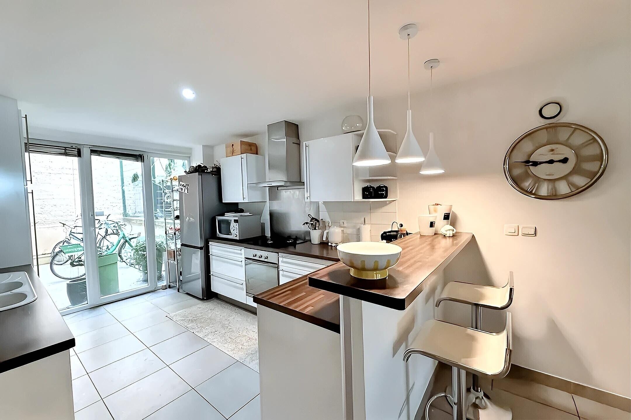 Kjøleskap, mikrobølgeovn, ovn og oppvaskmaskin