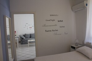 2 bedrooms, iron/ironing board, WiFi, bed sheets - Compass rose (Palermo)