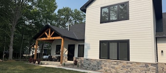 Heart of Door County Home-Sleeps 16+ w/Hot Tub