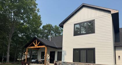 Heart of Door County Home-Sleeps 16+ w/Hot Tub