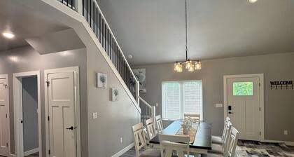 Heart of Door County Home-Sleeps 16+ w/Hot Tub