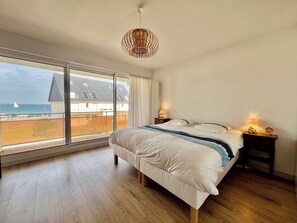 2 bedrooms, iron/ironing board, travel cot, Internet - Belle Vue-4p-Wifi-Quiberon-Sea view-Parking (Quiberon)