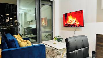 TV, fireplace