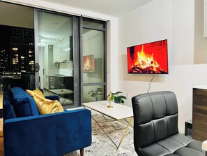 TV, fireplace