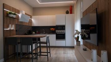 Fridge, microwave, oven, stovetop