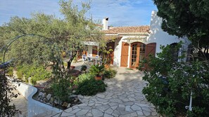 تناول الطعام بالخارج