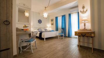 Family Triple Room | In-room safe, soundproofing, free WiFi