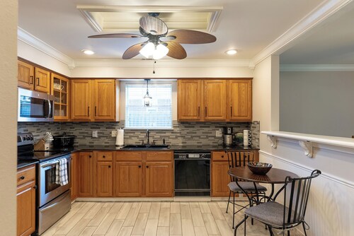 Dog Friendly+Sleeps 6+KING